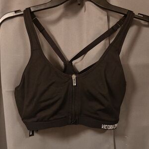 32D Knockout by Victoria Sport front close sport bra